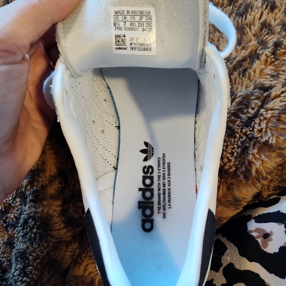 Adidas - Picture 5 of 6